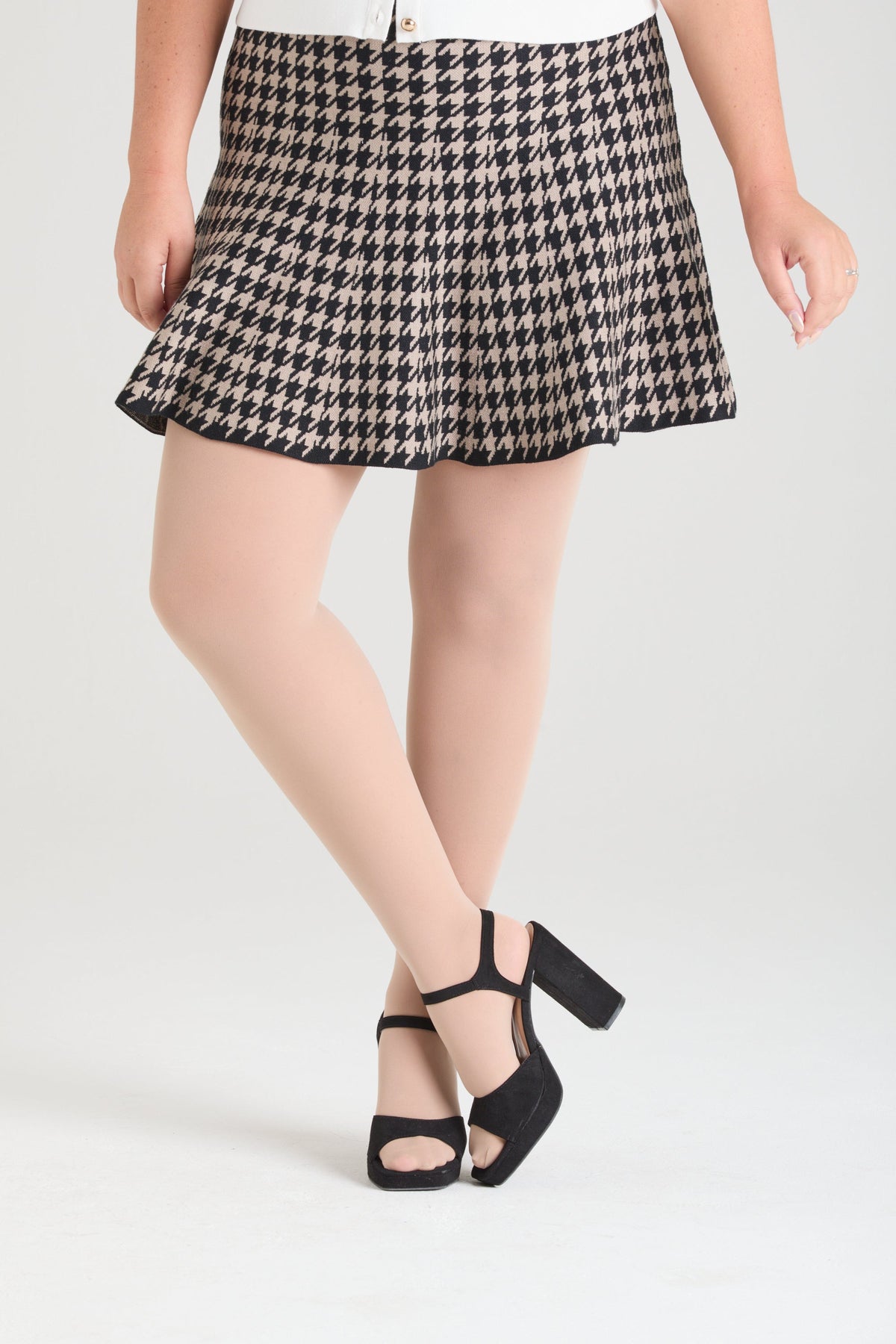 Sheer 30 Den Pantyhose - Vanilla Marshmallow