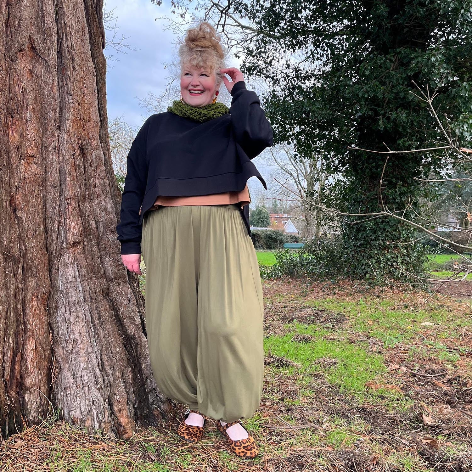 The Junko Pullover - Black