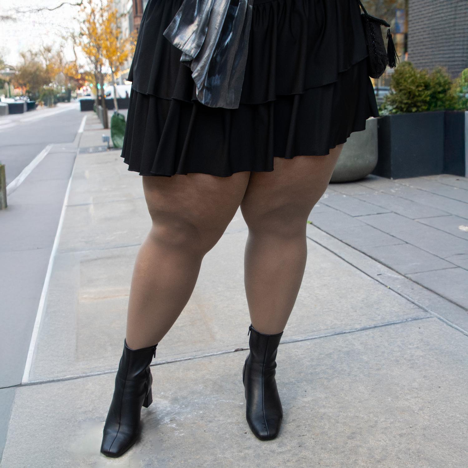 Sheer 30 Den Pantyhose - Fudge