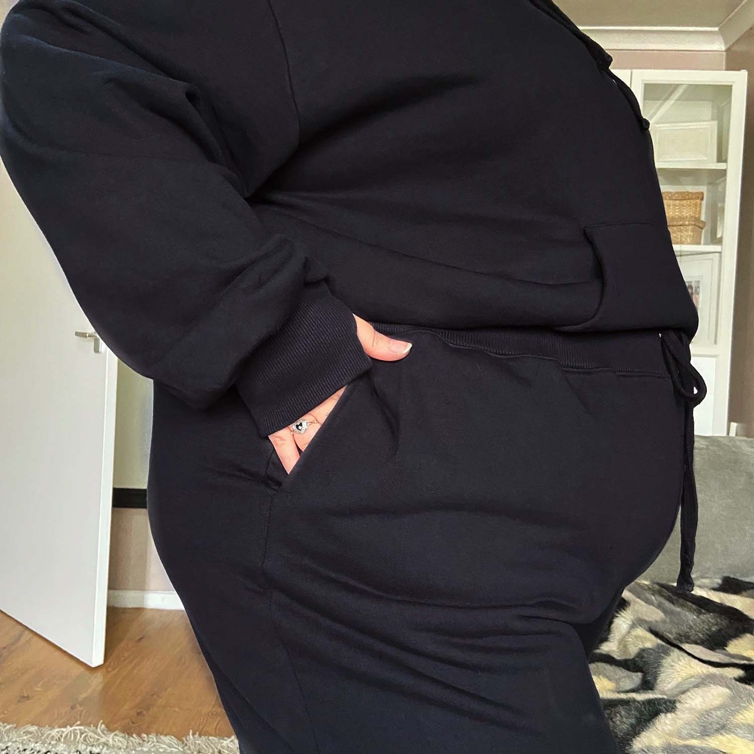 Natalie - 5ft 4 - Size H (sized down for snug fit)