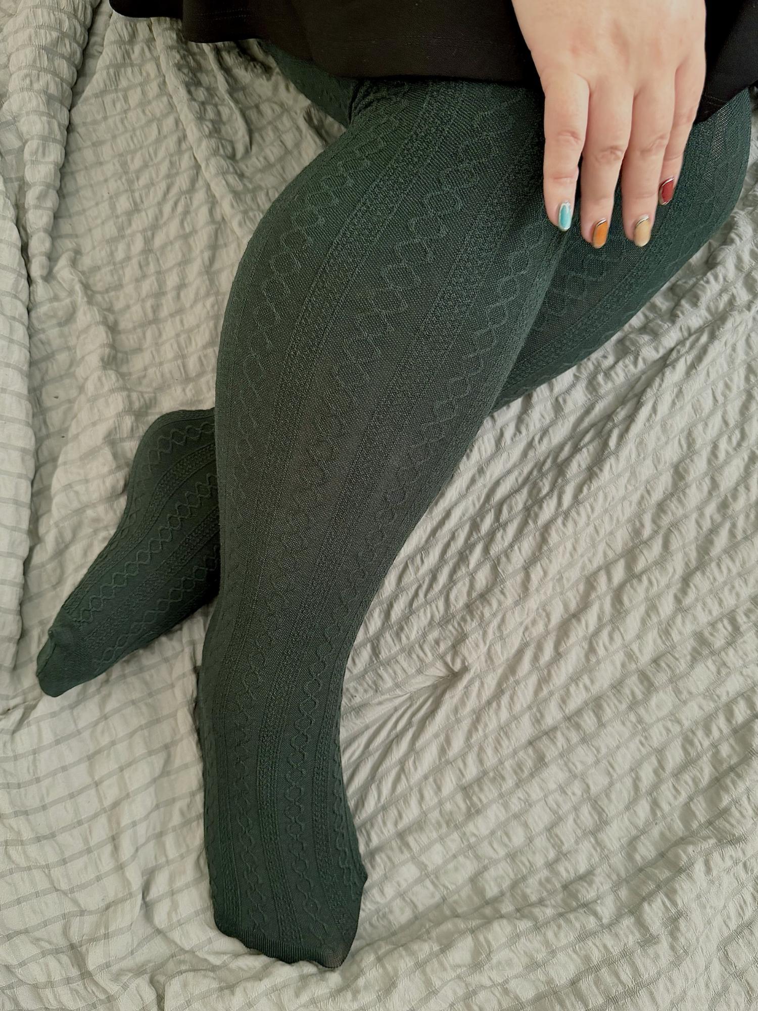 Grannies Cable Knit Wool Tights V2 - Crocodile