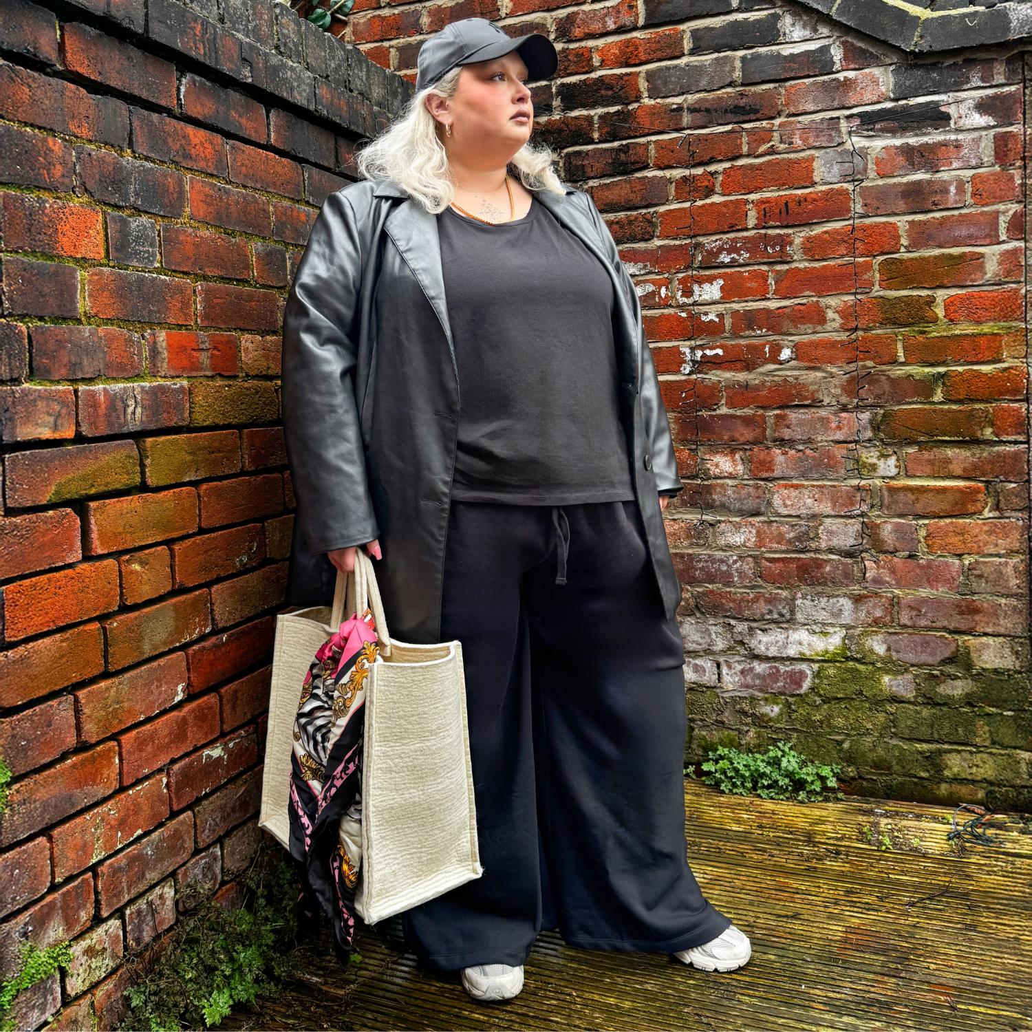 Hannah - 5ft 7 - Size G