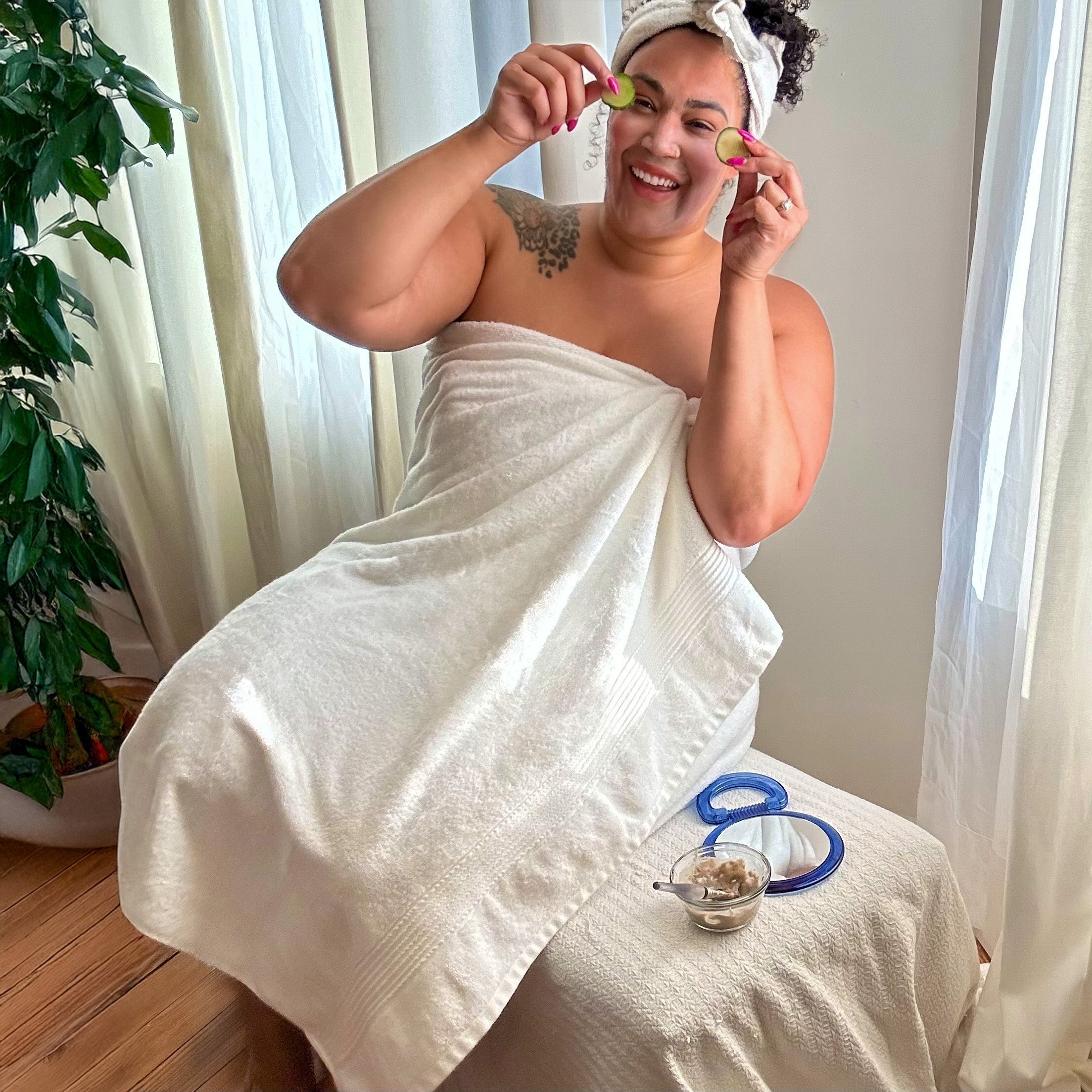 Luxury Extra Large Bath Towel in White - Snag – Snag Canada