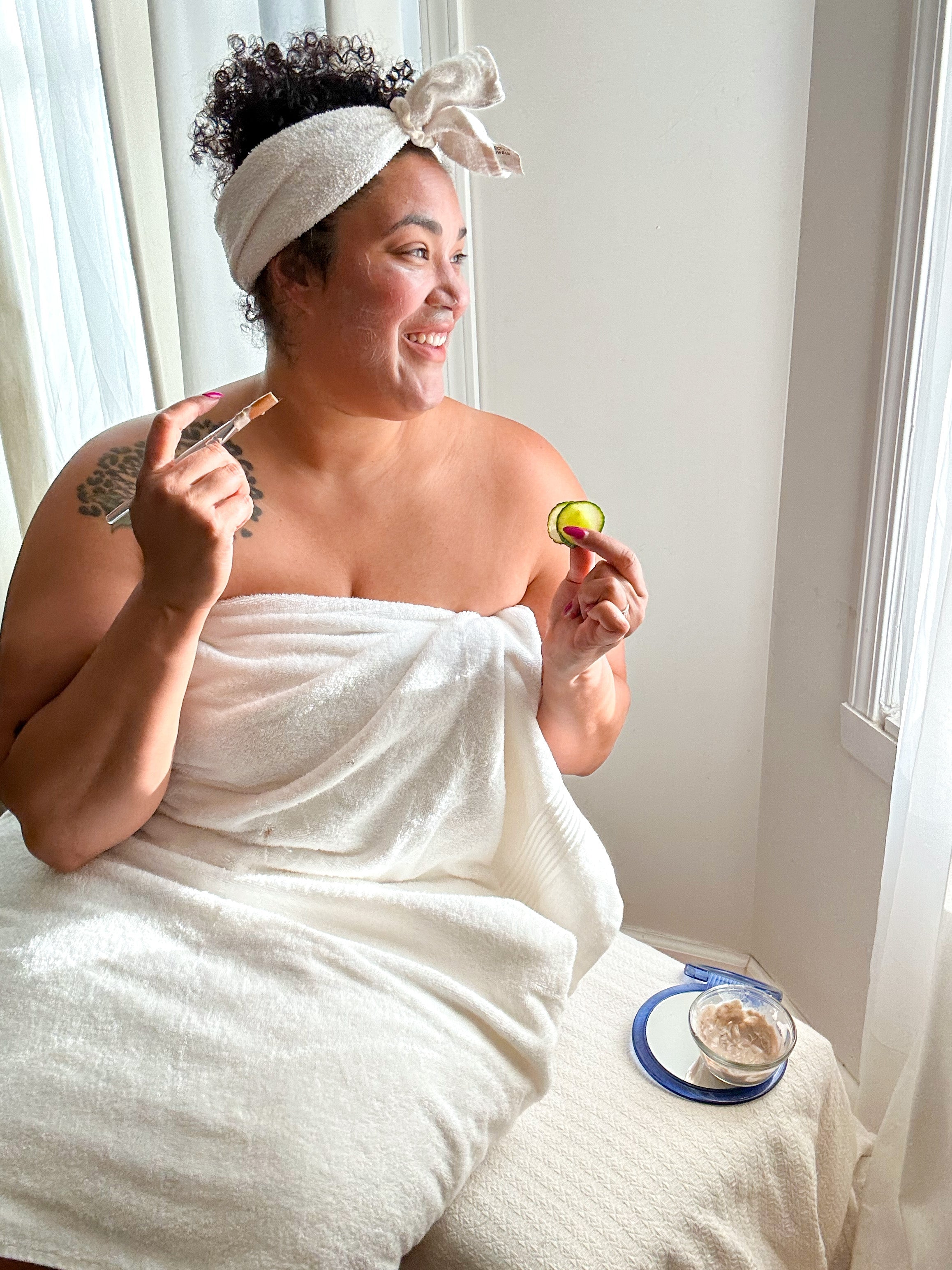 Eve 文化 culture C賞 BIG BATH TOWEL 巻物語 Luxury Extra Large Bath Towel in White - Snag – Snag Canada