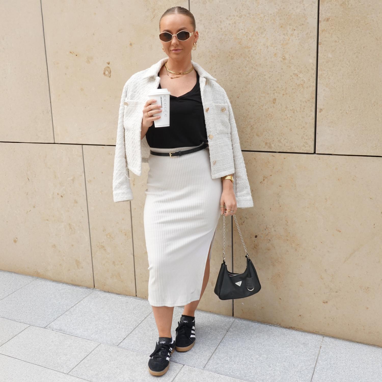 Cooling Wood-Pulp V-Neck Tee - Black