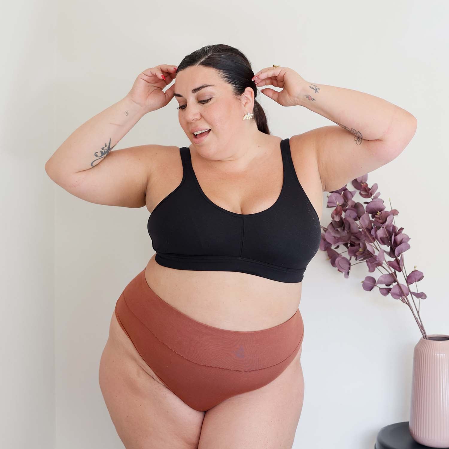 Yamila - Size F